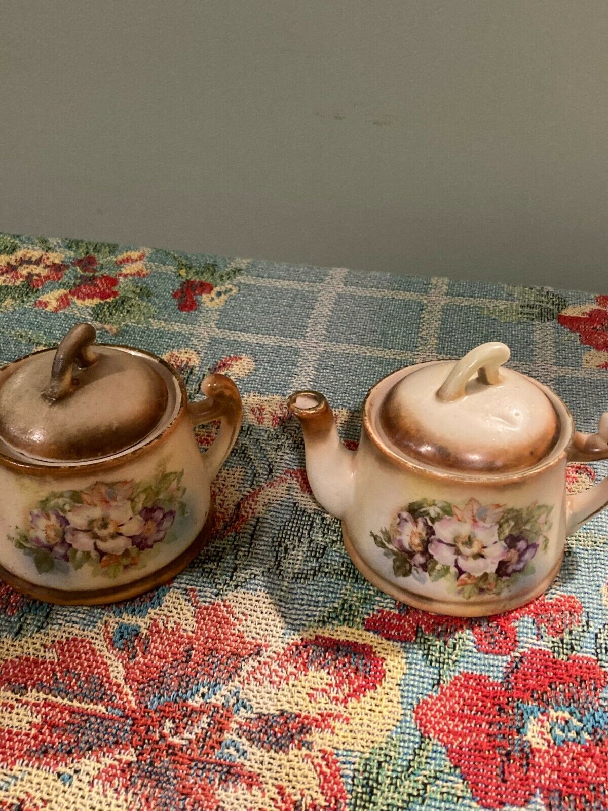 Antique Sugar Bowl & Creamer /  / Czechoslovakia / Flowers / Pinks Lavender/