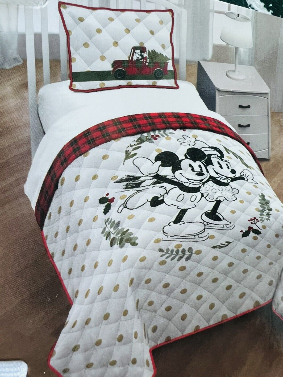 Disney Mickey Mouse Twin Quilt & Sham Holiday!!