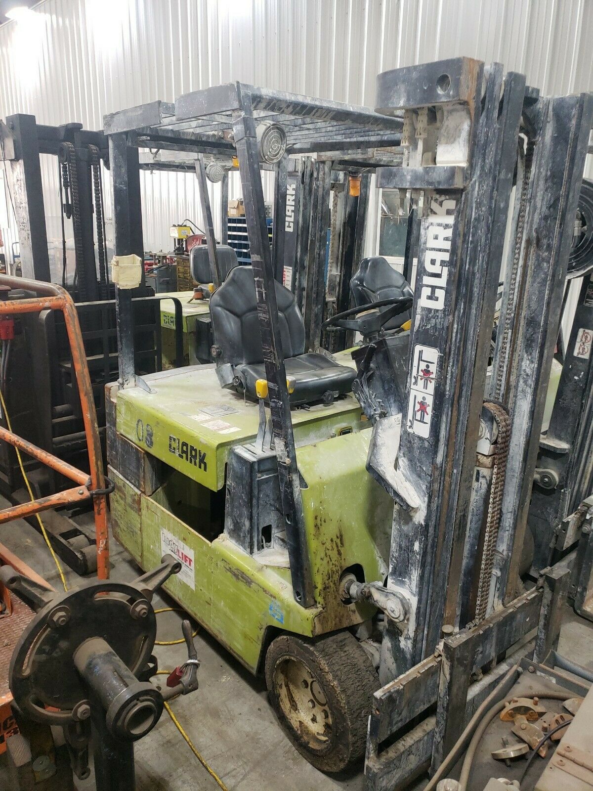 Clark Tm25 Forklift Electric 36v 3000 Pound Capacity No Battery Or Charger