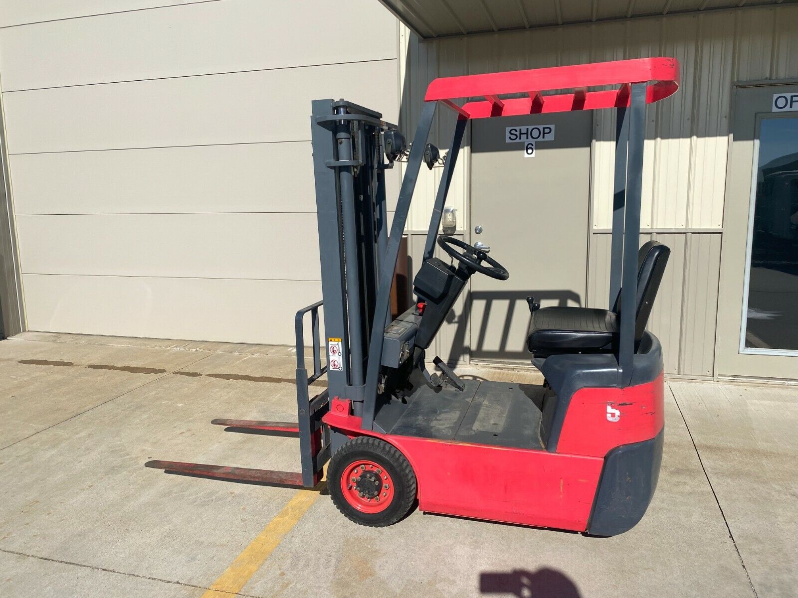 Mini Electric Forklift Compact Small Fork Lift Similar To Mariotti