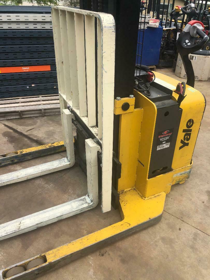 Yale Walkie Stacker Straddle Forklift Only 77 Hours